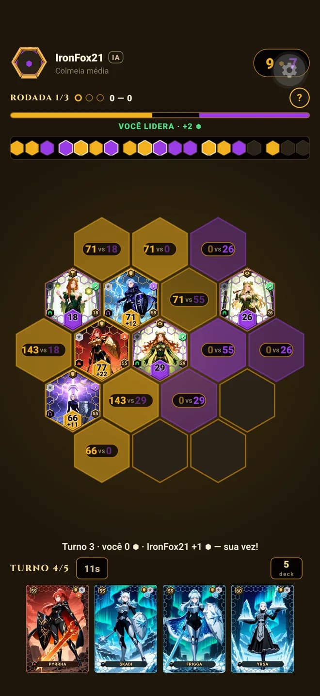 Gameplay de Hive TCG — uma rodada em andamento no tabuleiro hexagonal de 19 casas